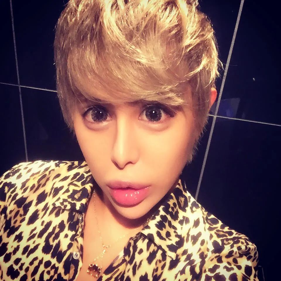 日本帅小伙靠富婆金主扶持整容花了一个亿却变成了青蛙脸