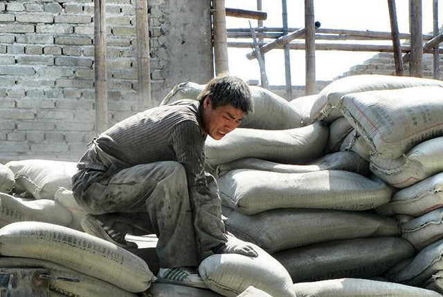 干一天活拿一天工资虽然不稳定,但是工作却自由一些.