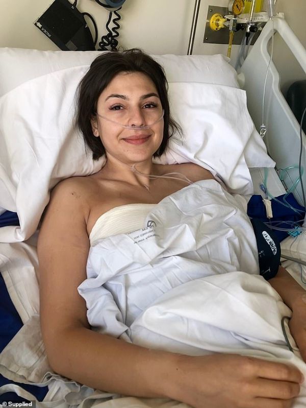 胸部下长"小坑",澳大利亚27岁女子竟被查出乳腺癌4期!