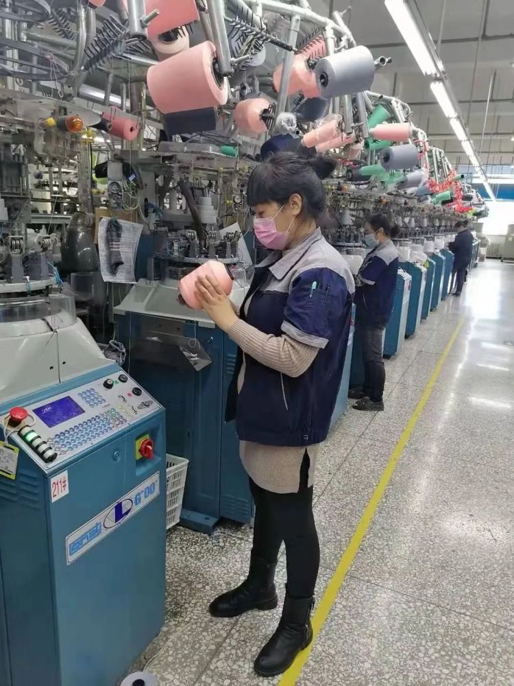 春节前夕东北袜业赶单忙