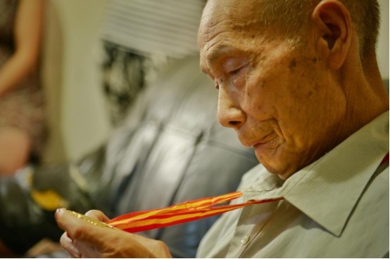 当时李良田一听,脸上的神情顿时很复杂,于是过了一段时间后便安详地