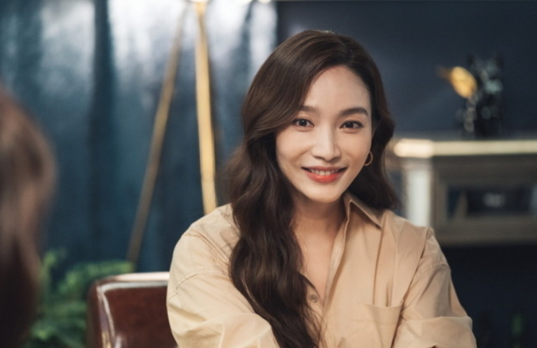 结婚13天闪离!韩国女王李敏英遭丈夫家暴,断手指,导致终身不孕