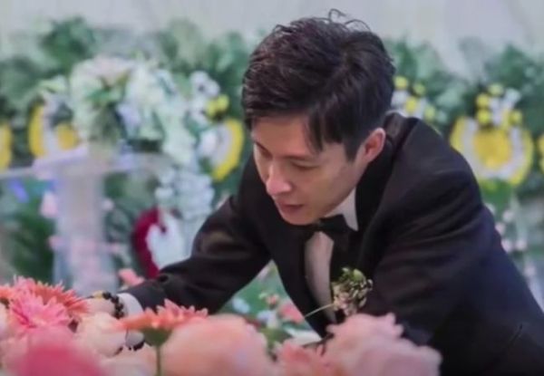殡仪馆迎娶亡妻被称好男人,岳母发声:请