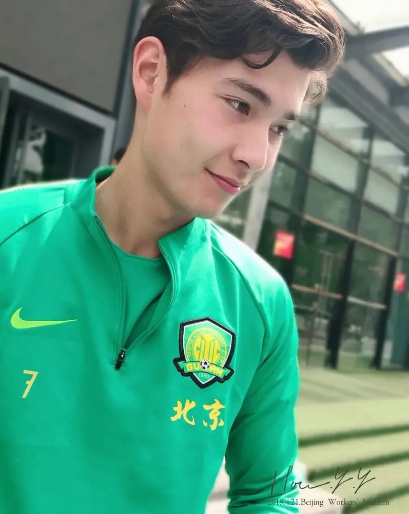 亲姐姐像jennie帅到上热搜第一李嗣镕是一个怎样的宝藏男孩