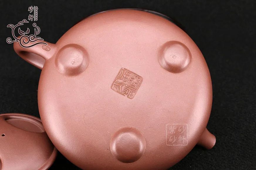 鉴赏吴亚亦牛盖石瓢壶