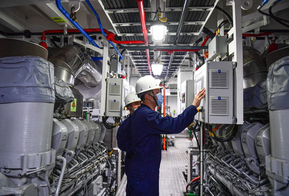 (经济)探访国内首艘500千伏海底电缆运维船"南电监查01"