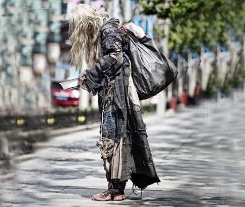 测试:选一套你认为最潮的乞丐服,秒测你的智商在班级排第几!