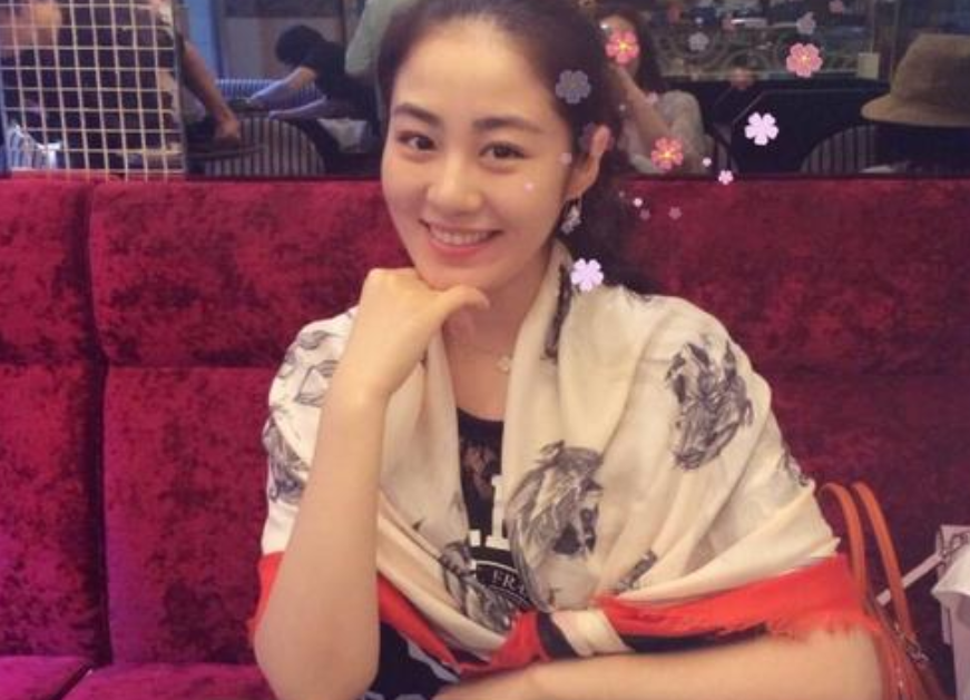 但说起她演的影视剧角色,肯定不会陌生,她就是《乡村爱情》王小蒙的