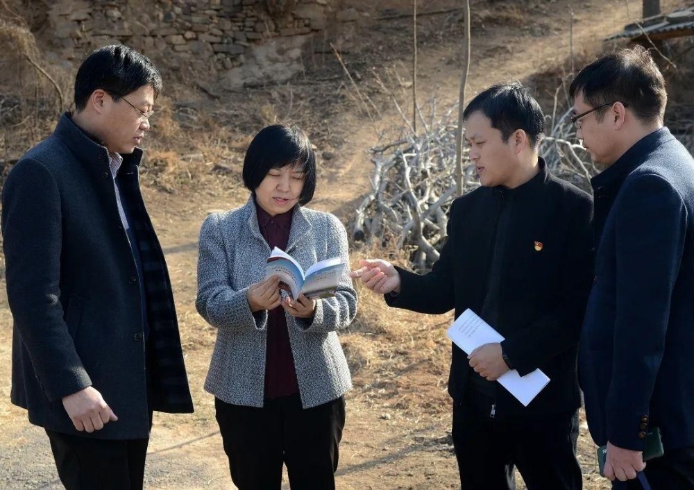 张桂英到坡头镇慰问调研