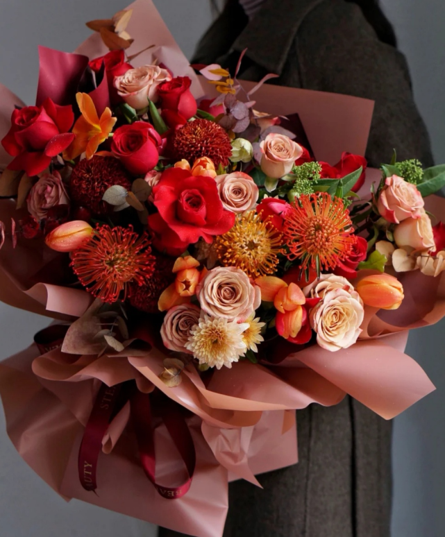 红色花束 无论何时 我都懂你的少女心 腾讯网