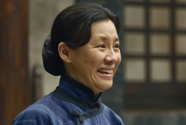 而且赵纫兰的形象和"德花"(《父母爱情》)颇为相似,刘琳演起来