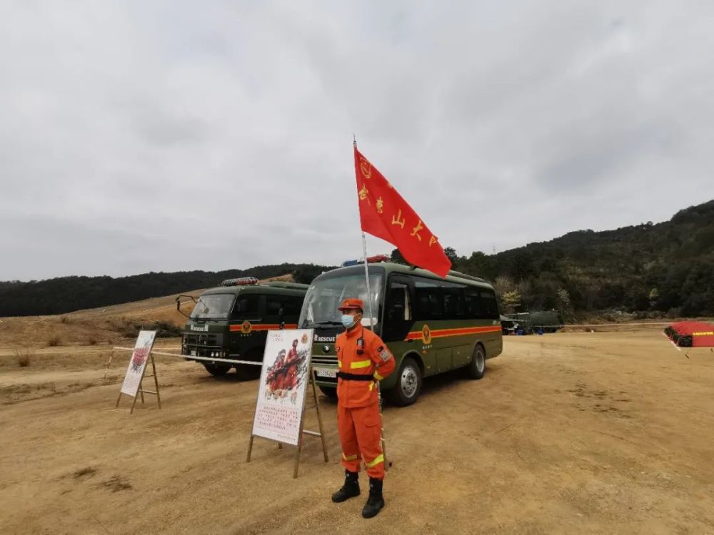经过野外驻训淬火的青春才够豪横
