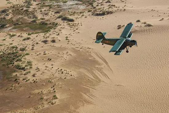 這支空軍大隊開著飛機去播種創造治沙奇蹟