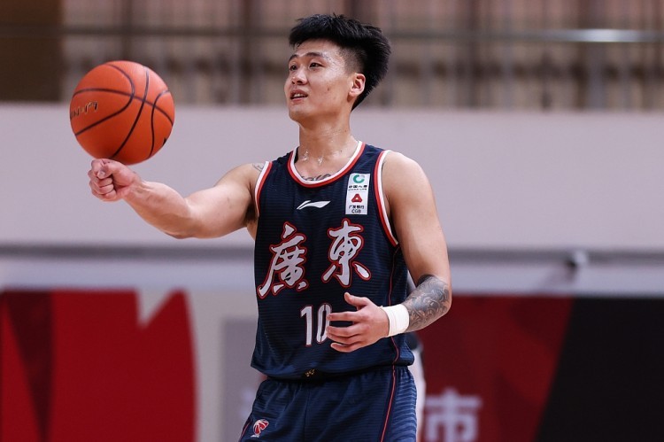 赵睿辽粤战拿下16分4板6助3断 关键篮板保障球队胜利