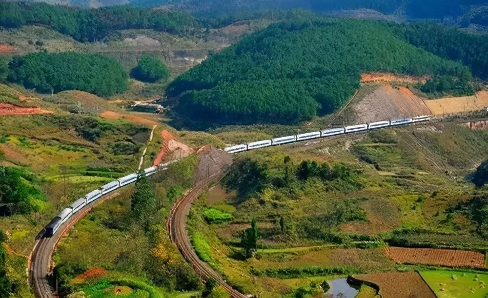 开通客运站的县市有凯里市,施秉县,镇远县,三穗县,榕江县,从江县,高铁