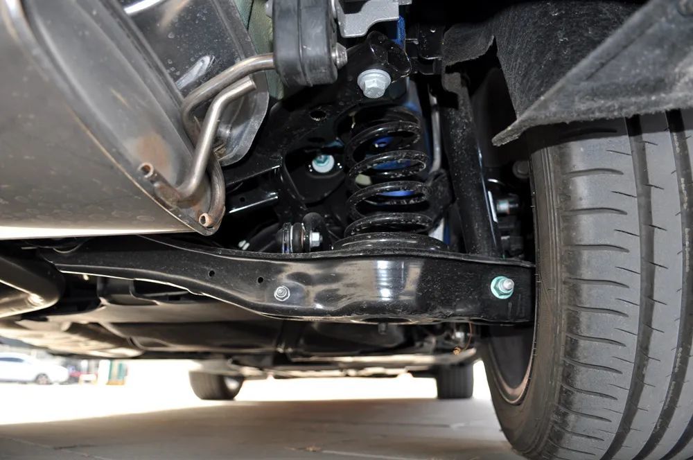 是经过了重新调校,tc君感觉这是国产高尔夫车型中底盘表现最好的一款