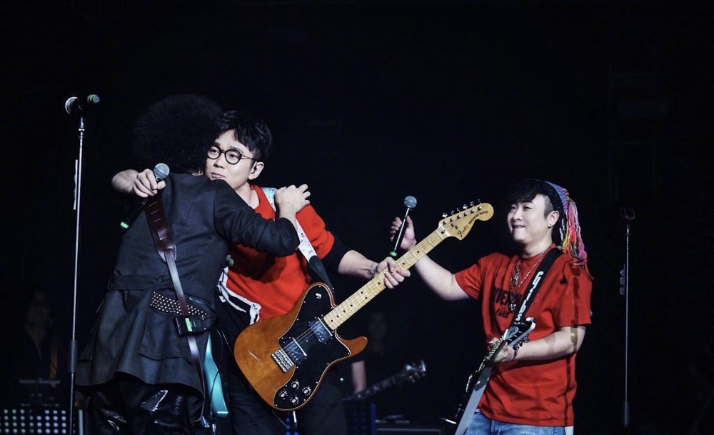 赵英俊去世小红花成绝唱好友薛之谦上热搜被骂吃血馒头