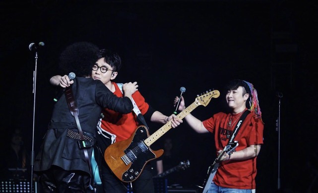 赵英俊去世小红花成绝唱好友薛之谦上热搜被骂吃血馒头