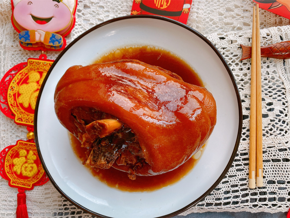 年夜饭硬菜红烧蹄髈简单3步炖的软糯脱骨大口吃肉真过瘾