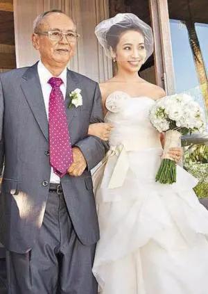 豪门情妇林月云s级绿茶得到两大富豪的心和钱生女侯佩岑