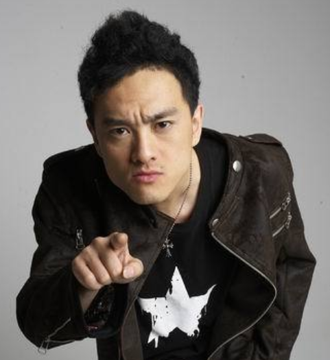 赵彦彬发文悼念赵英俊天堂里没有病痛你可以尽情的歌唱