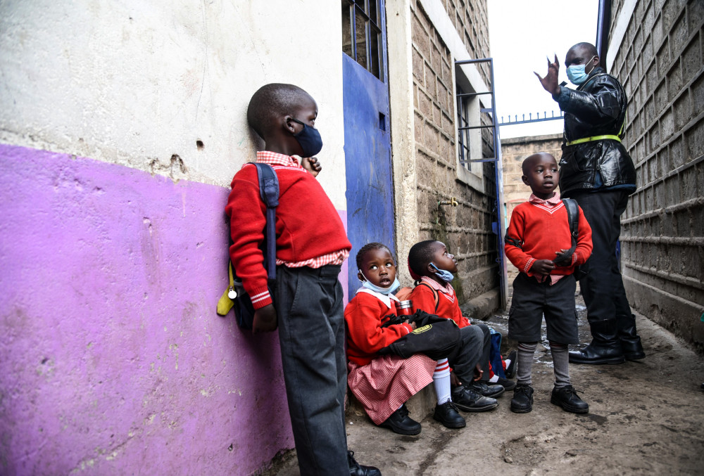 国际疫情疫情下的肯尼亚快递骑手