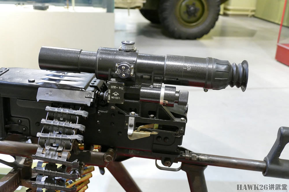 细看:配备瞄准镜的nsv"悬崖"大口径机枪 苏军标准装备状态