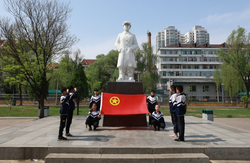 如今的柳林县城"贺昌"元素随处可见,贺昌村,贺昌中学,贺昌大街…贺