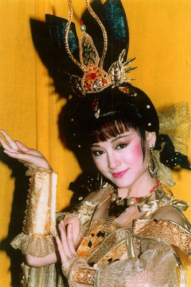 1985年,36岁的潘迎紫主演的电视剧《一代女皇》播出.