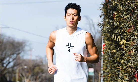 6天后迎赛季首秀林书豪晒发展联盟球馆队友秀胯下打板暴扣