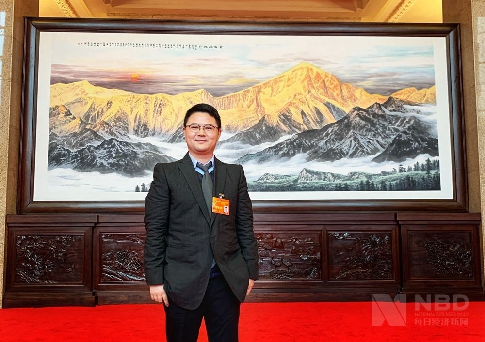 成都市政协委员川大教授雷鹏建议常规性开展中小学生物安全教育