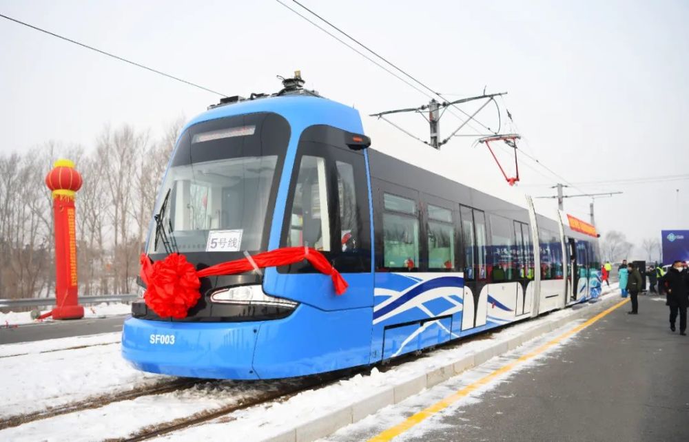 全国首条连接两个城市的有轨电车线路正式通车_腾讯新闻