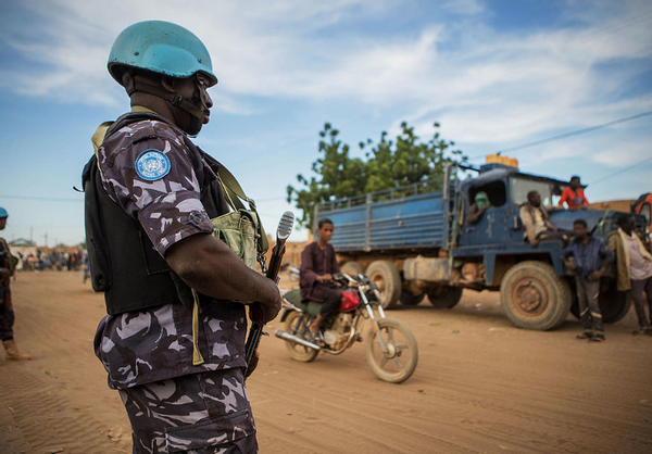英国维和部队在中国军官指挥下行动,中方军官获高度评价