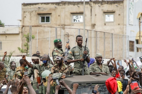 头一次英国维和部队在中国军官指挥下行动中方军官获高度评价