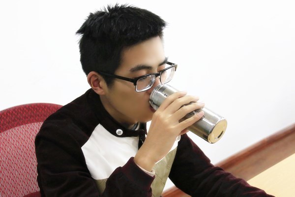 小便多|一喝水就有尿和喝多也没尿，哪种才是健康的？小便多就是肾不好？