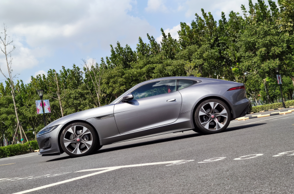 "豹"力美学,全新捷豹f-type凶猛来袭!