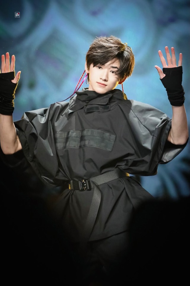 明星壁纸宋亚轩