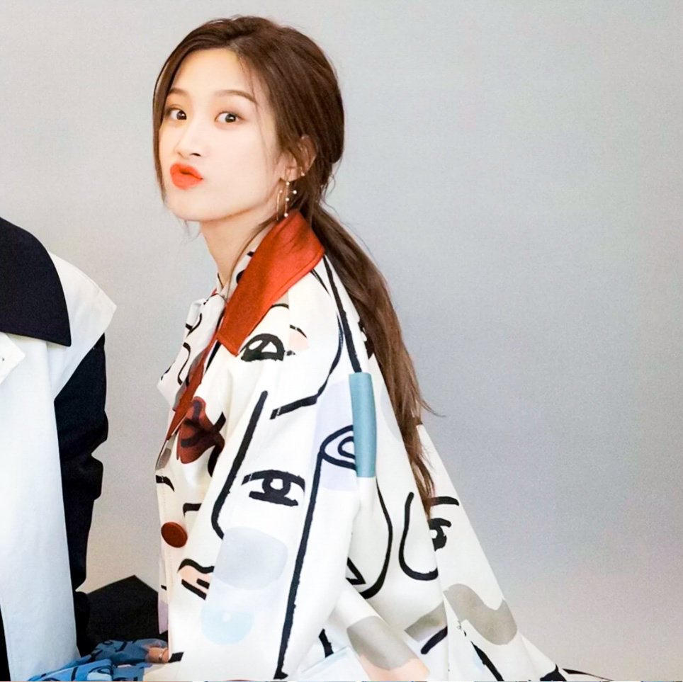 文佳煐头像壁纸,女神降临拉低了欧尼的颜值_腾讯新闻