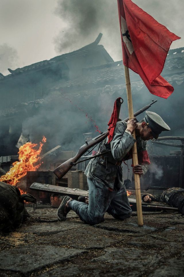 电影王良军长横店杀青王钰臻饰革命战士致敬英雄