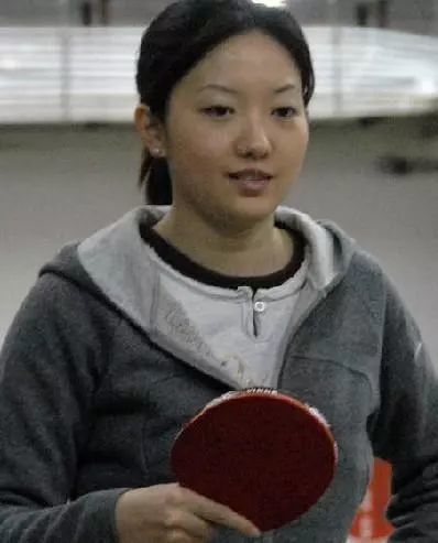 前途着想,原中国女篮二队球员李莎莎毅然加入日本国籍,改名为川村李沙