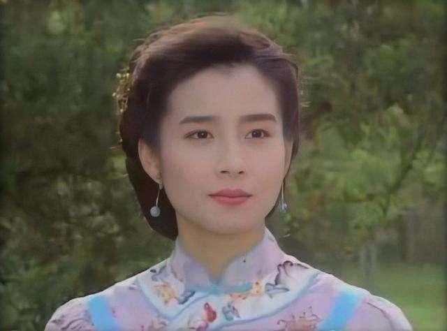 琼女郎岳翎情路坎坷分手七年后搭档前男友出演哑巴新娘