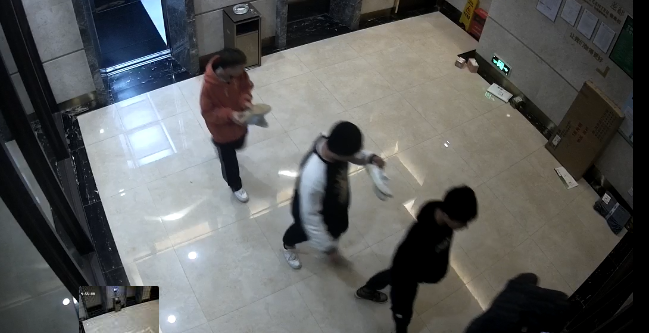 青葱少年扫楼专偷名牌鞋被抓后才知已触犯刑法