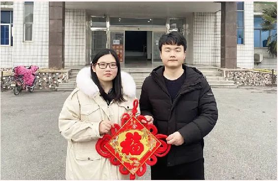 新婚第一年这对小夫妻选择留在江都过年