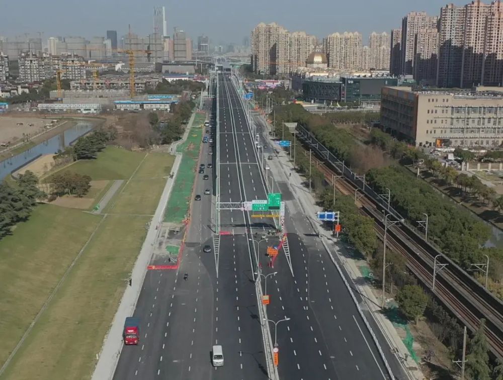 1公里,浦星公路跨芦恒路节点长1.7公里(含地面道路).