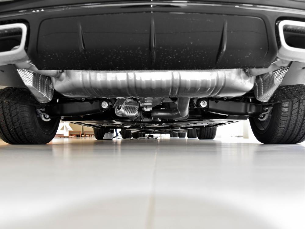 让年轻人拒绝平庸小哥带你一起看凯迪拉克ct4