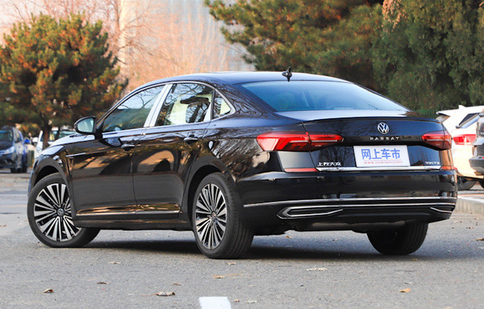 大众新款帕萨特上市售价18592829万元外观小幅调整