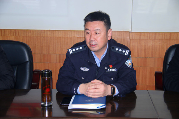 吕军华同志代表大队对张万里总经理一行的慰问表示感谢