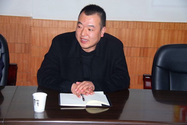 吕军华同志代表大队对张万里总经理一行的慰问表示感谢