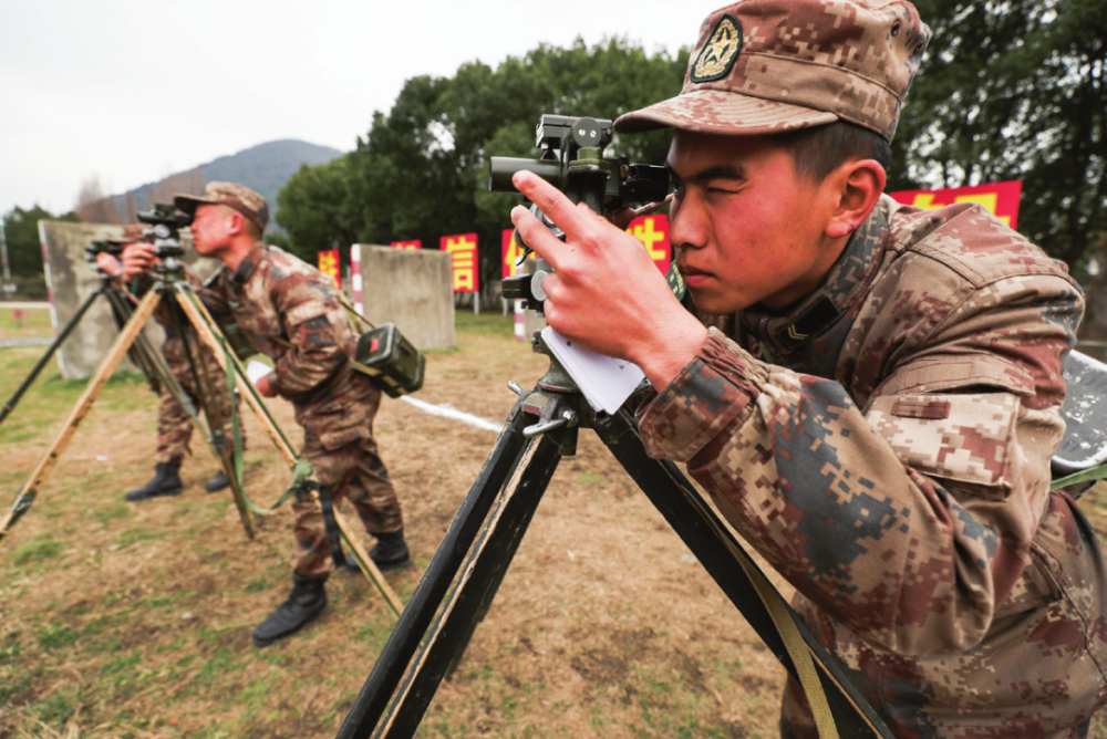 中國軍人|陸軍第72集團軍某合成旅:錘鍊過硬本領,冬季練兵正當時_騰訊