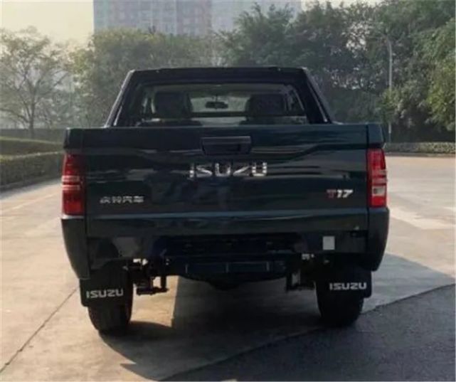 庆铃t17皮卡国六版曝光!搭载五十铃3.0t柴油机